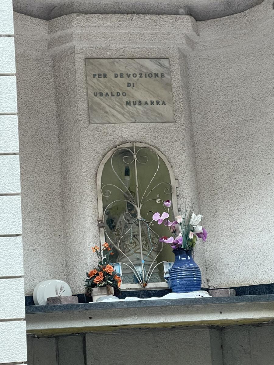 Altarino con Madonna nera