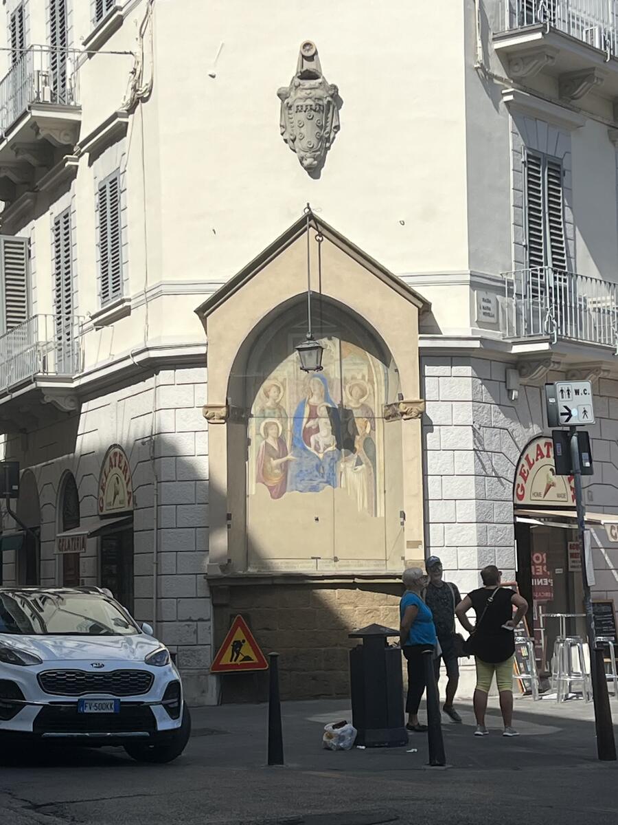 Tabernacolo con Maria e Gesù bambino