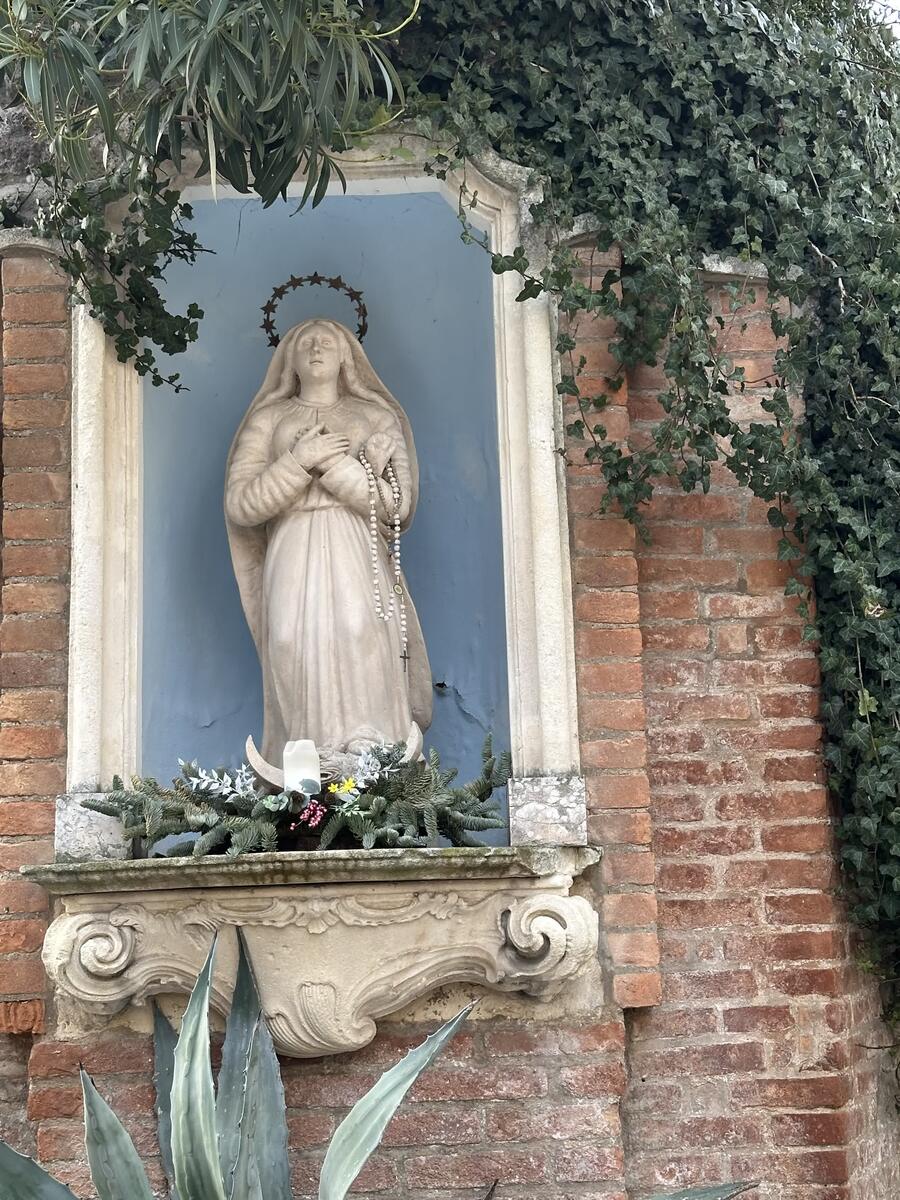 Statua della Madonna