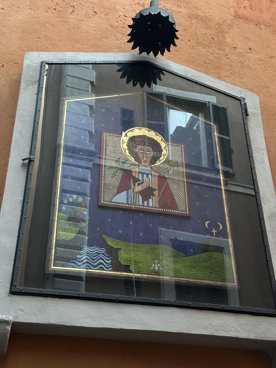Teca con ritratto di un Santo