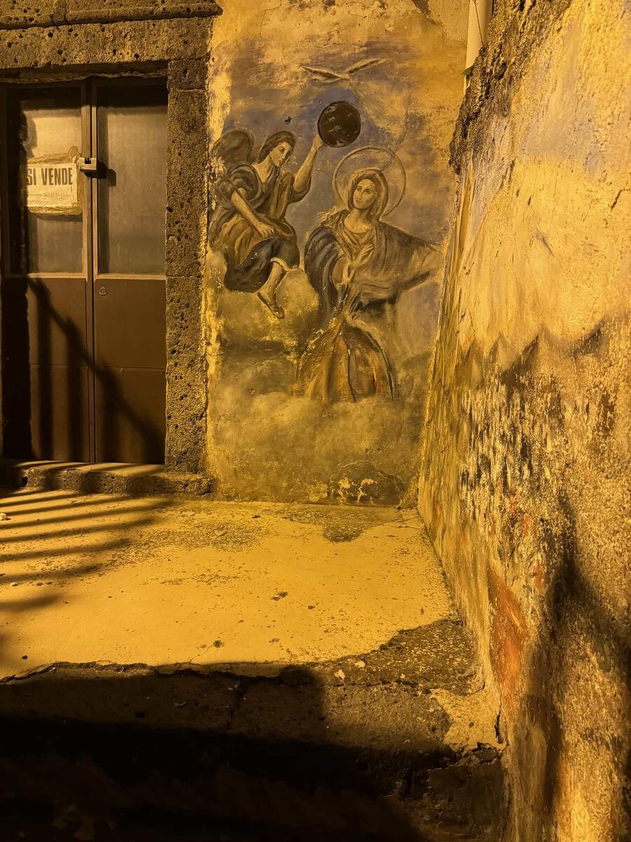 Murales con dei Santi