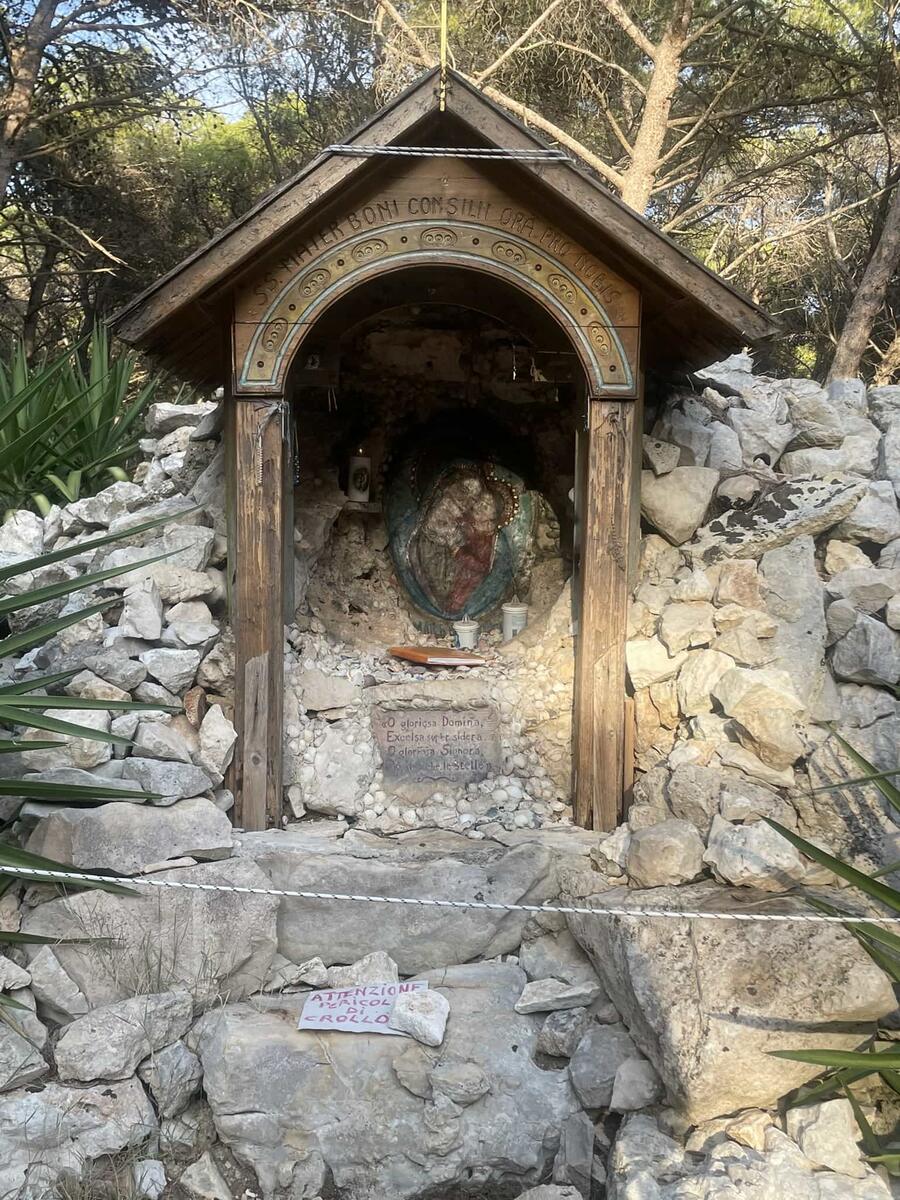 Altarino con la Madonna