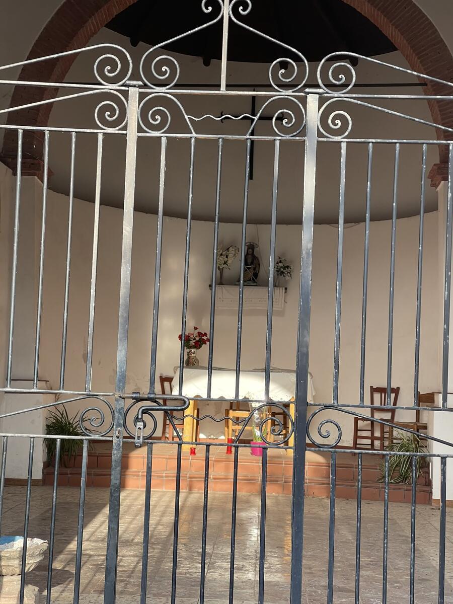 Altare con Statua di Gesù