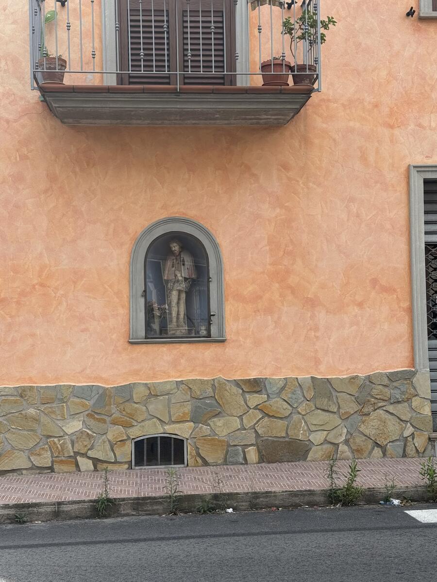 Nicchia con San Giuseppe