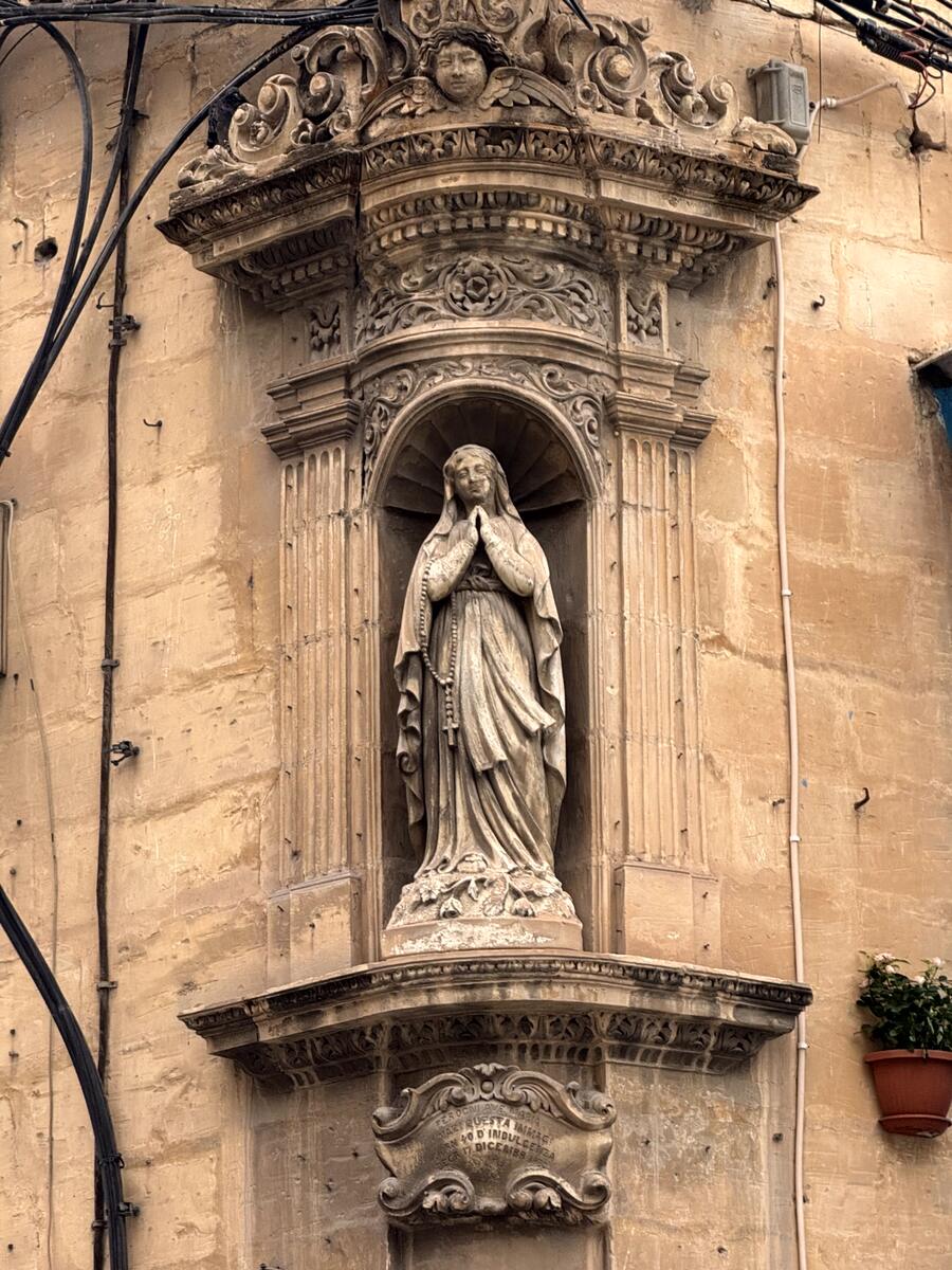 Statua della Madonna