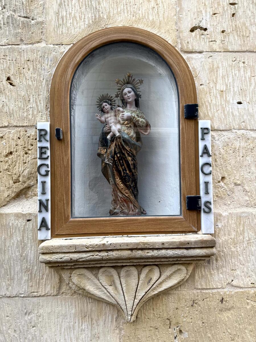 Statuina della Madonna con Gesù bambino