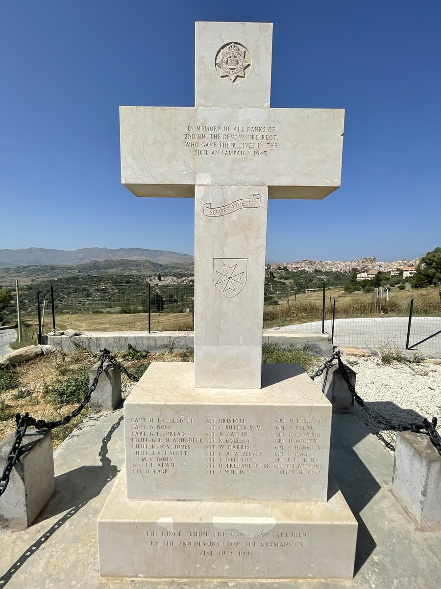 Croce in ricordo dei caduti di guerra