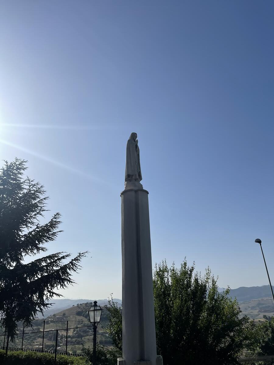 Statua della Madonna
